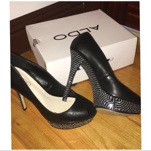 Aldo black high heel peep toe shoes size 9